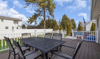 1400 Mizzen Ave, Beachwood, NJ 08722
