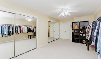 3 BLACKWOLF Ct, Algonquin, IL 60102