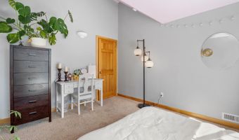 335 NW 17th St, Bend, OR 97701