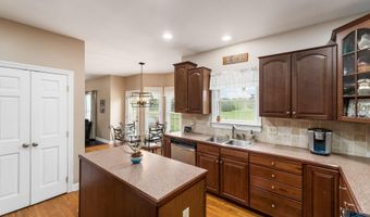 4588 Meadowgrove Dr NW, Carroll, OH 43112