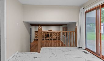 621 Pioneer Dr, Indianapolis, IN 46217