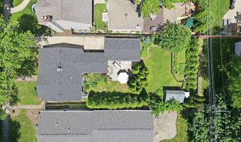 905 N Douglas Ave, Arlington Heights, IL 60004