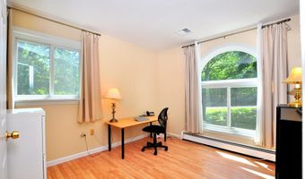 24 Sharon Rd, Bloomfield, CT 06002