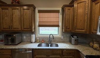 1103 Chicory Ln, Aurora, MO 65605