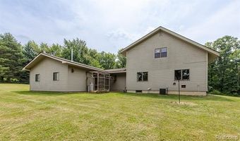 9038 Lahring Rd, Argentine, MI 48436