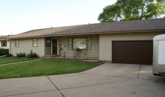 102 Linda Ln, Aberdeen, SD 57401