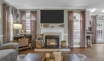6 Surle Ct, Bayville, NJ 08721