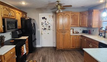 1019 E Daniels St, Aurora, MO 65605