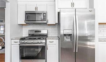 9 Kiki Cir, Cranston, RI 02921
