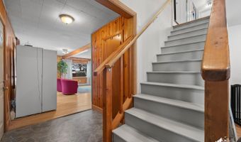 8024 Wisteria St, Anchorage, AK 99502