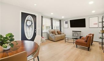 580 Old Main St, Coventry, RI 02816