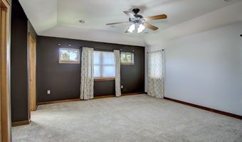 907 Sandalwood Dr, Altoona, WI 54720