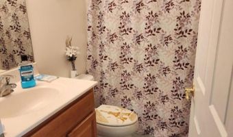 20 6th St, Barnegat, NJ 08005
