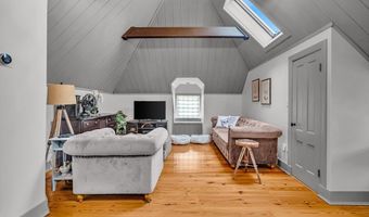 50 Portsmouth Rd, Amesbury, MA 01913