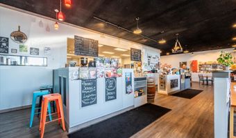 215 SE 10TH St, Bandon, OR 97411