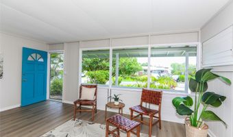 564 Uluhala St, Kailua, HI 96734