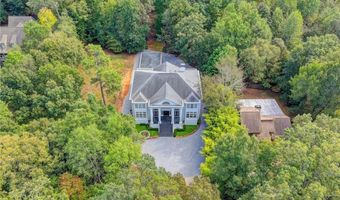 337 Lakeshore Dr, Berkeley Lake, GA 30096