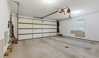 108 Winfield Manor Dr, Adams Twp., PA 16046