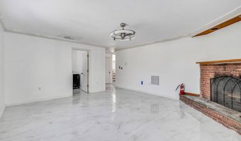 17 Stage Rd, Brookfield, CT 06804