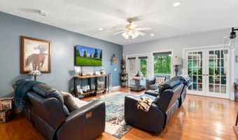 45 Edgewater Dr, Albany, KY 42602