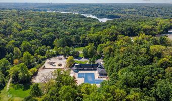 244 Barton Shore Dr, Ann Arbor, MI 48105