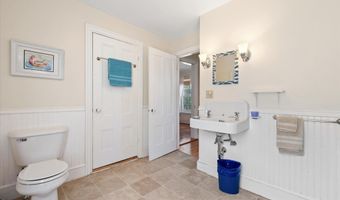 89 Parkview Ave, Bangor, ME 04401
