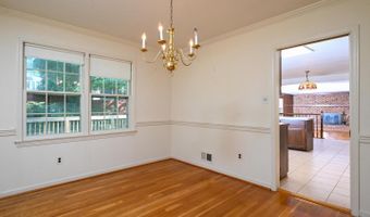 6820 COLBURN Dr, Annandale, VA 22003