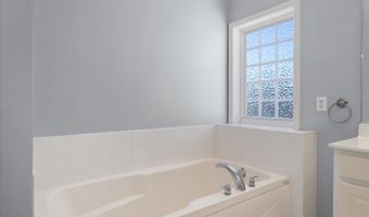 400 Williams St #12, Berlin, MD 21811
