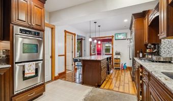 71 Main St, Bayonne, NJ 07035