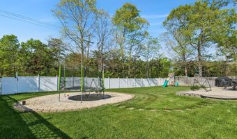 56 Marlin Ct, Bayville, NJ 08721