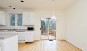 5236 BALLYCASTLE Cir, Alexandria, VA 22315