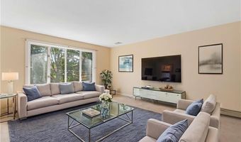 94 Ridgewood Rd, Middletown, RI 02842