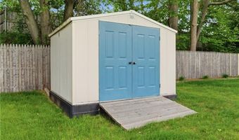 35 Superior View Blvd, North Providence, RI 02911