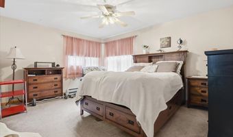 39576 N PETITE Pass, Antioch, IL 60002