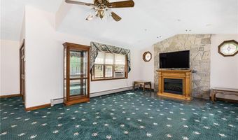 8 Meadow Ln, Coventry, RI 02816