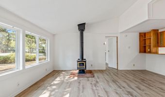 1523 SE Bronzewood Ave, Bend, OR 97702