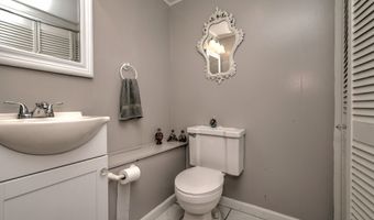 932 Amity Rd, Bethany, CT 06524