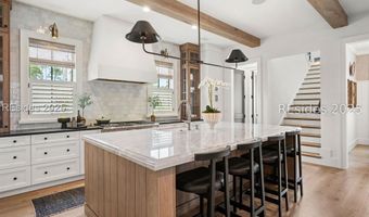 31 Hunting Lodge Rd, Bluffton, SC 29910