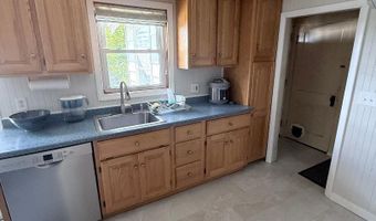 64 Oxford St, Augusta, ME 04330