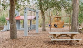 7 Holbrook Dr, Beaufort, SC 29902