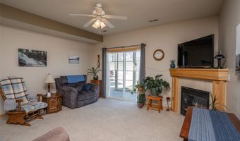 1735 34th Ave SW 1, Altoona, IA 50009