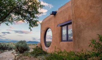 135 Mesa Sea, Arroyo Hondo, NM 87513