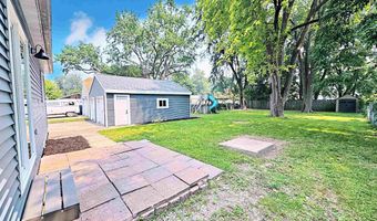1520 N VIOLA St, Appleton, WI 54915