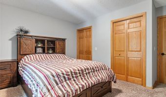 1109 Lakeview Ave, Alexandria, MN 56308