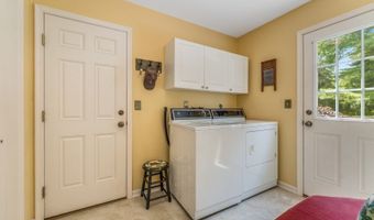 114 Manor Way, Alexandria Twp., NJ 08867