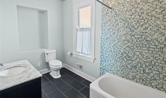 1009 Danforth St, Alton, IL 62002