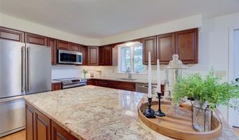 31 Edgewater Rd, Narragansett, RI 02882