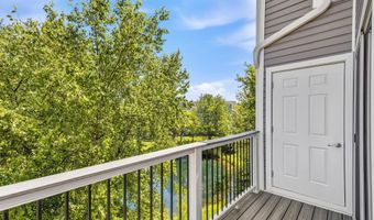 44096 NATALIE Ter 302, Ashburn, VA 20147
