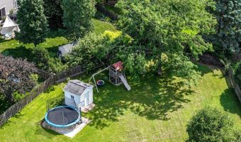 235 Aberdeen Dr, Algonquin, IL 60102