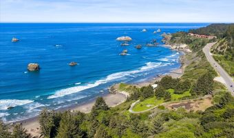 17454 BLUFF Dr, Brookings, OR 97415